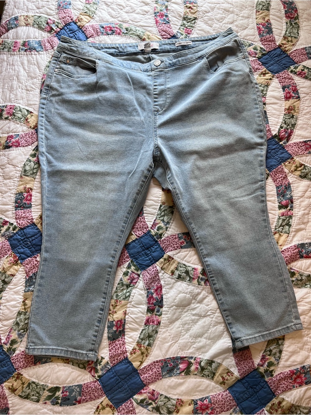 Skinnygirl Jeans The Skinny Crop Mid Rise Light Wash Blue Capris Plus Size 22WP